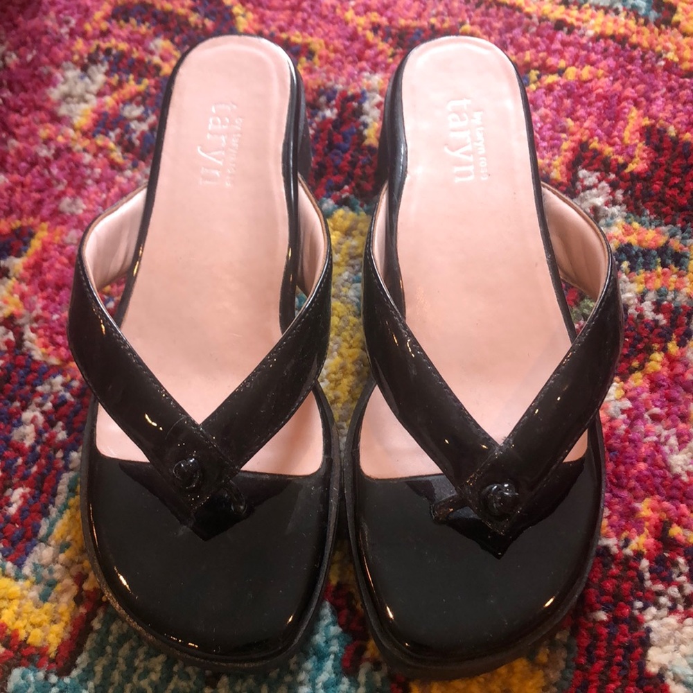Taryn by taryn rose sandal